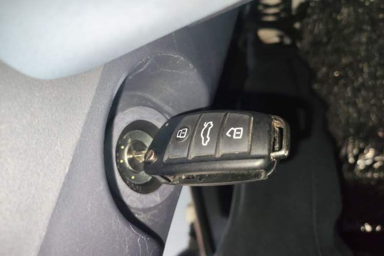 Used Chery QQ Ice Cream 2024 Edition Youth Version 120km Milkshake