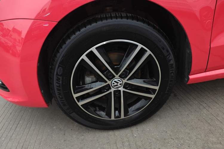 Used Volkswagen Polo 2016 1.6L Automatic Comfort Model
