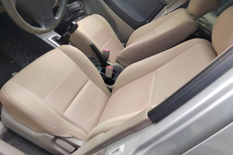 Used Suzuki Liana 2013 Hatchback 1.4L Manual Standard Model A
