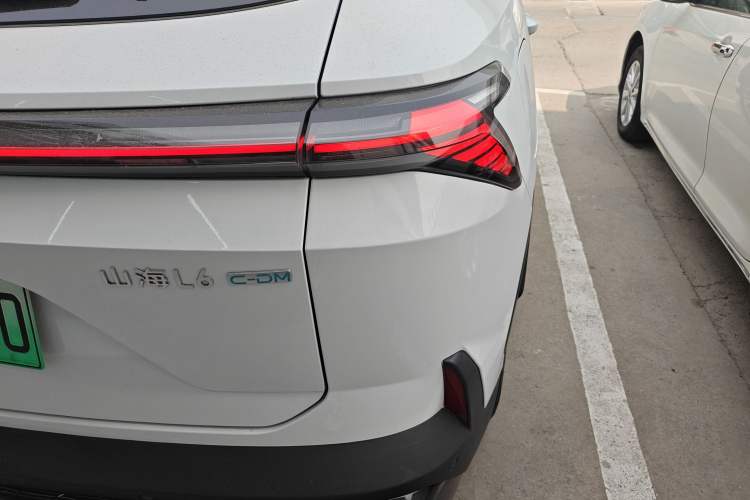 Used JETOUR Shanhai L6 2024 1.5TD DHT MAX
