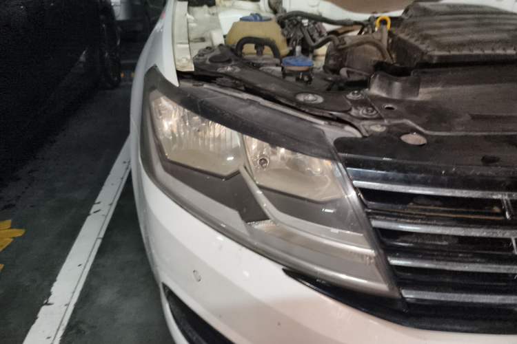 Used Volkswagen Lavida 2017 1.6L Automatic Comfort Edition Right Front Headlight