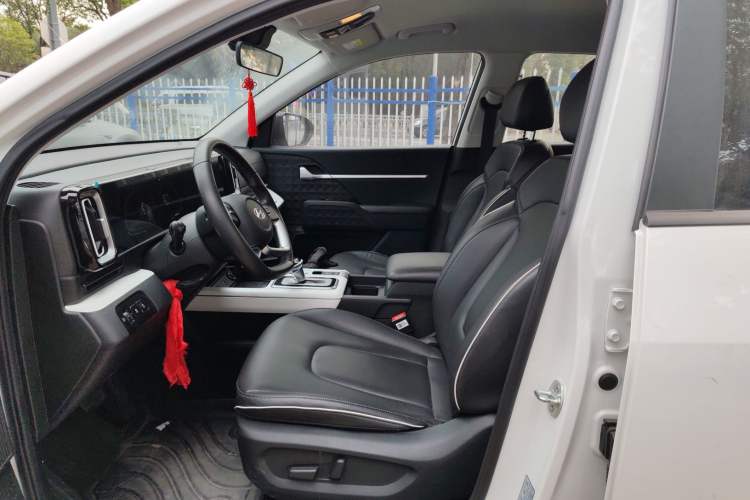 Used Hyundai ix35 2023 Musso 2.0L Deluxe Edition DLX
