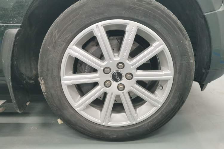 Used Land Rover Range 2012 5.0 SC V8 Prestige Genesis Edition Right Front Wheel Hub