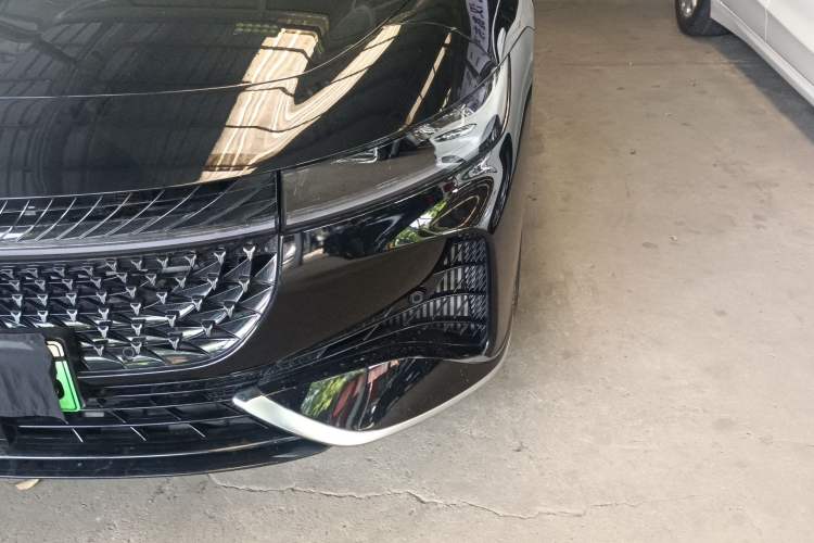 Used VOYAH PASSION 2024 PHEV Four-Wheel Drive Ultra-Long Range Flagship Model Left Front Headlight