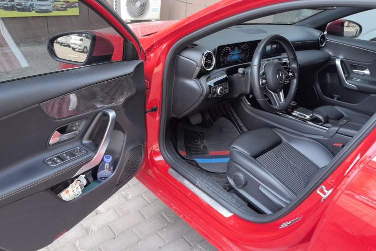 Used Mercedes-Benz A-Class 2019 A 200 Dynamic Edition Driver Seat