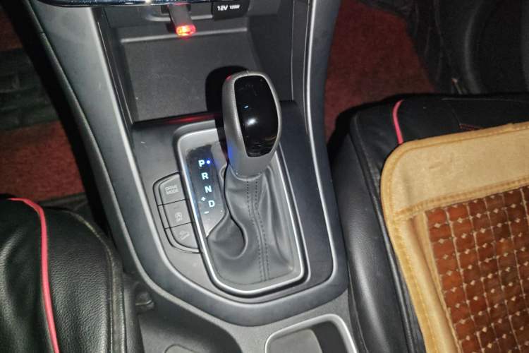 Used Hyundai ix35 2019 2.0L Automatic 2WD Zhiyong·Changxiang Edition China V Standard Gear Lever