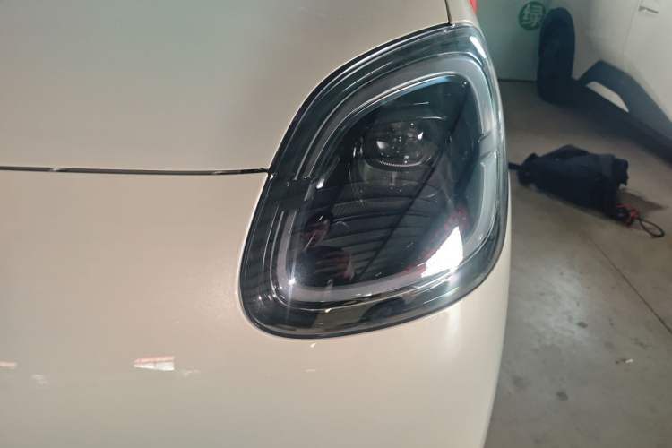 Used Wuling Hongguang MINIEV 2025 Four-Door Version Advanced Edition Left Front Headlight