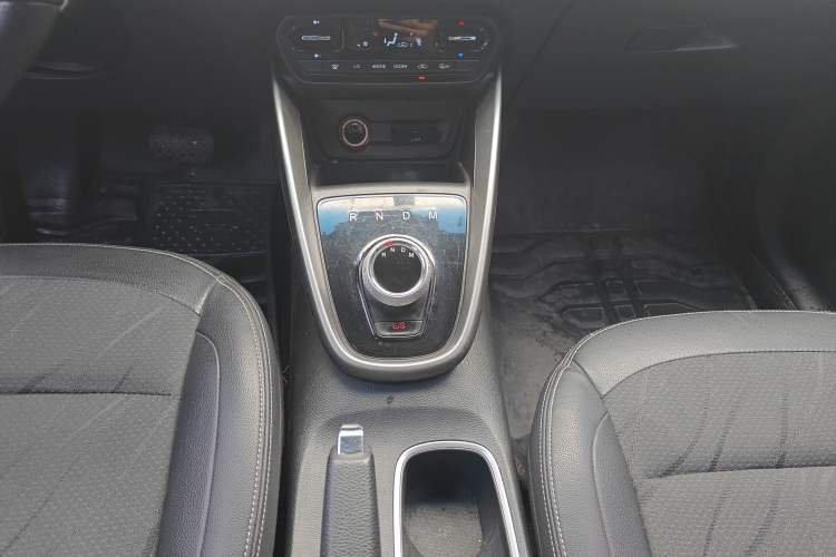 Used Baojun 510 2017 1.5L Automatic Fashion Model Gear Lever