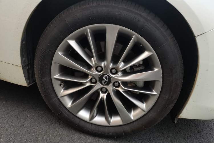 Used Infiniti Q50L 2018 2.0T Enjoyment Version China VI Standard