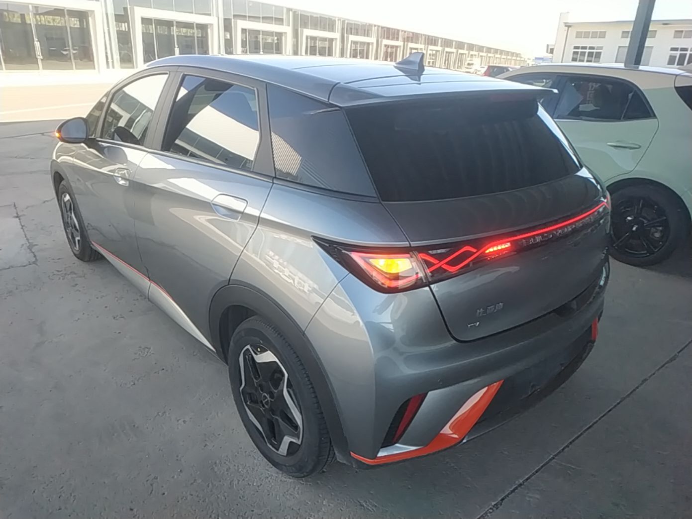 BYD Dolphin 2021 405 km Fashion Edition — снимка 4