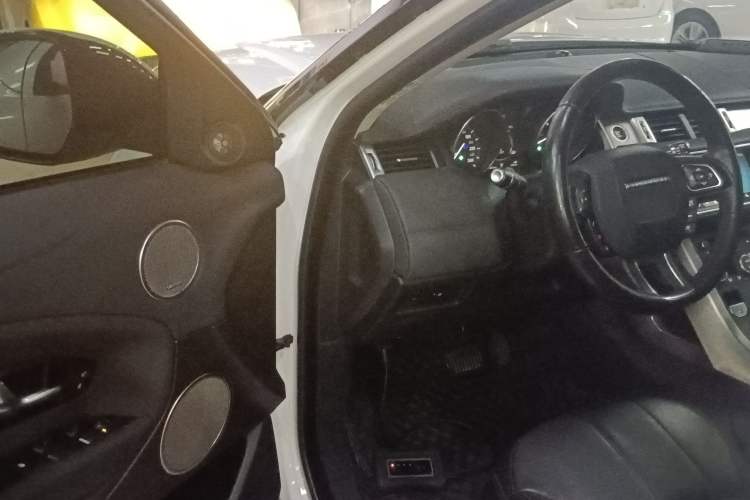 Used Land Rover Range Rover Evoque 2018 240 PS SE Smart Brilliance Edition