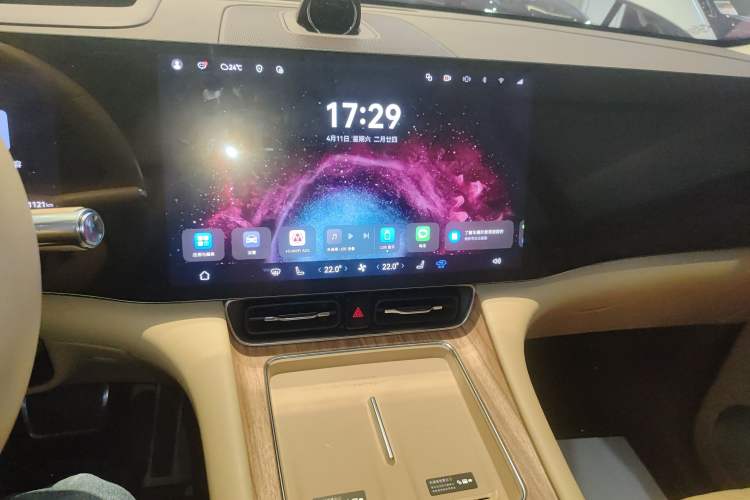 Used Hima AITO M8 2025 Extended-Range Max+ Version 53.4 kWh 6-Seater Edition Audio And AC Panel