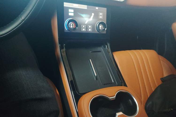 Used JETOUR Shanhai L7 2024 1.5T 120km MAX 5-Seater
