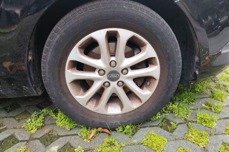 Used Ford Focus 2013 Sedan Classic 1.8L Manual Base Model
