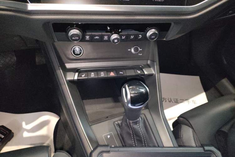 Used Audi Q3 Sportback 2023 35 TFSI Ambition (1.5T) Gear Lever