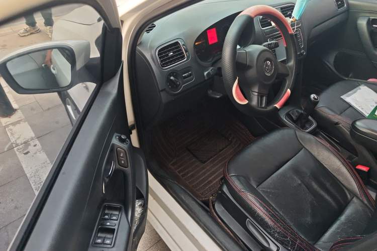 Used Volkswagen Polo 2013 1.4L Manual Comfort Edition Driver Seat