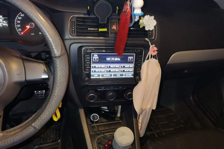 Used Volkswagen Sagitar 2014 1.6L Manual Comfort Model
