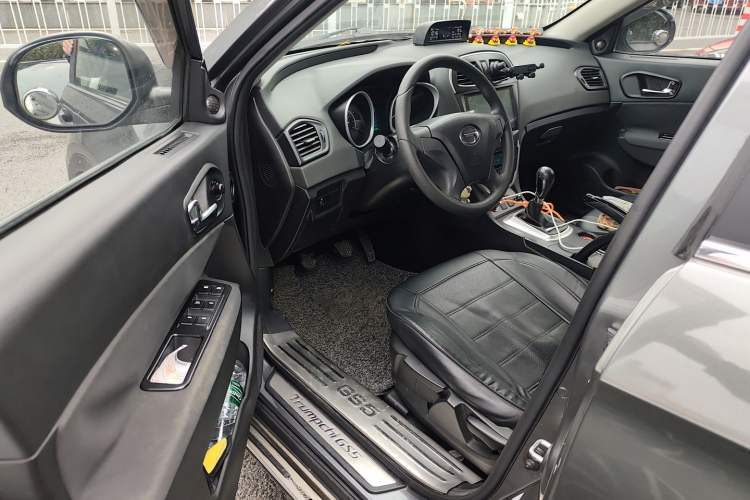 Used GAC Trumpchi GS5 2012 2.0L Manual Two-Wheel Drive Comfort Edition
