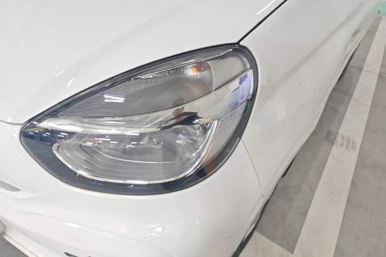 Used Roewe Clever 2021 302 km New Four-Seater Super-Efficient Version