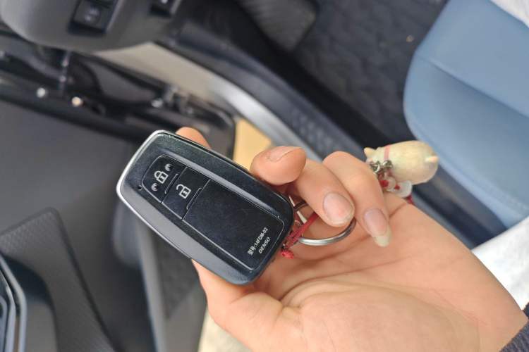 Used Toyota IZOA 2020 2.0L Yi Xiang CARE