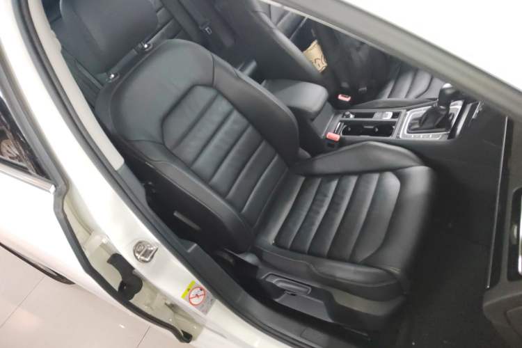 Used Volkswagen Golf 2014 1.4TSI Luxury Travel Edition
