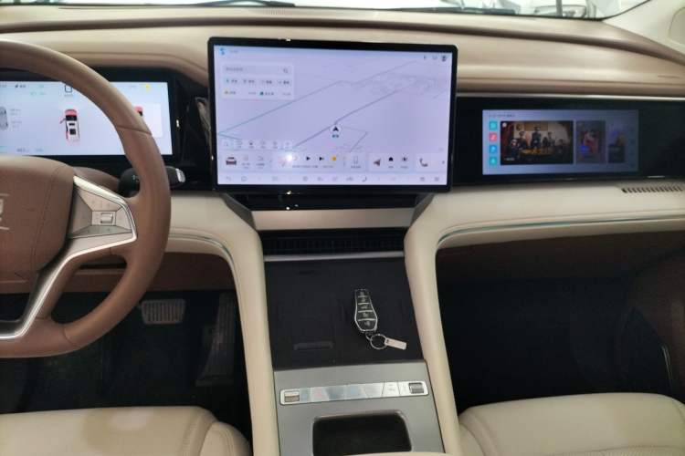 Used BYD Xia 2025 DM-i 1.5T 180km Excellence Model Audio And AC Panel