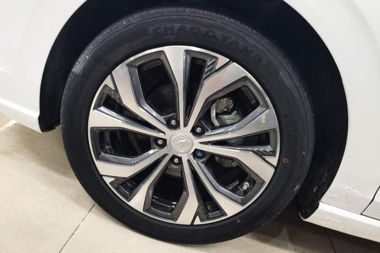 Used CHANGAN Eado 2021 PLUS Blue Whale NE 1.4T GDI DCT Flagship Model Left Front Wheel Hub