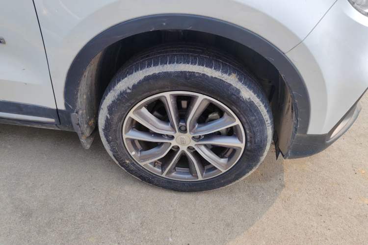 Used Geely Auto Emgrand X7 Sport 2018 1.8TD Automatic Two-Wheel Drive Zhiya Model Right Front Wheel Hub