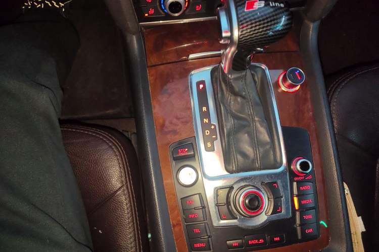 Used Audi Q7 2014 35 TFSI Ambition Edition Gear Lever