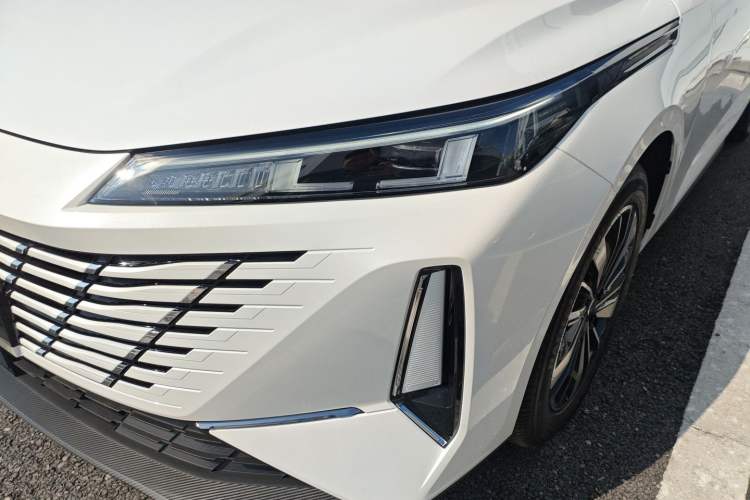 Used CHANGAN Eado PHEV 2025 Smart New Blue Whale 145KM High-Energy Edition
