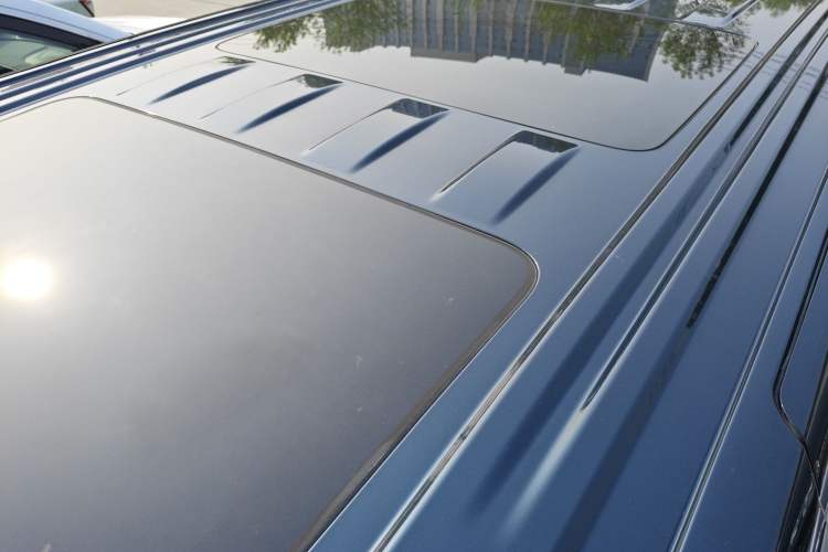 Used VOYAH Dream 2025 PHEV Four-Wheel-Drive Flagship Kunpeng Edition Roof