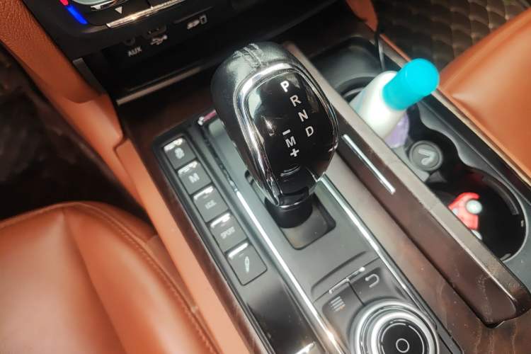 Used Maserati President 2015 3.0T Standard Model Gear Lever