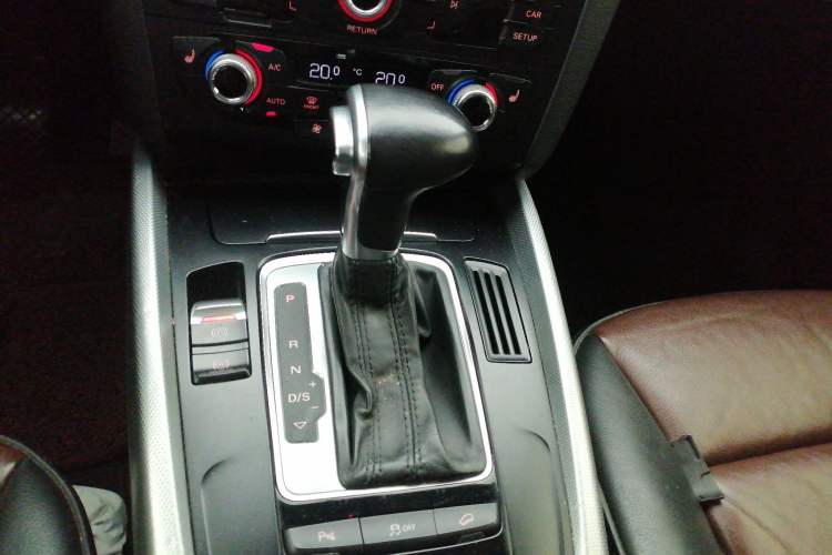 Used Audi Q5 2016 40 TFSI Technology Edition Gear Lever