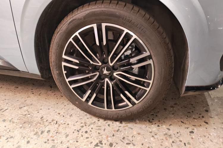 Used ARCFOX T1 2025 Model 425 PLUS
