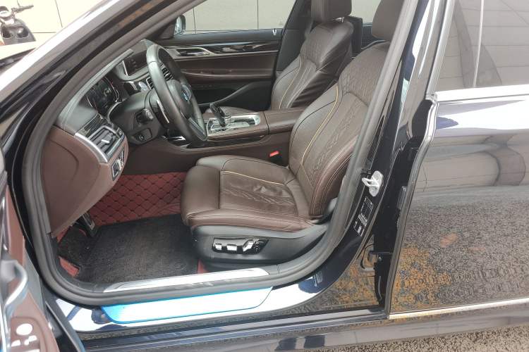 Used BMW 7 Series 2018 740Li M Sport Package Leading Model Left Front Seat