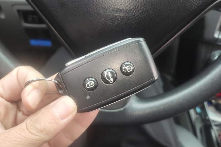 Used Soueast V3 Lingyue 2012 1.5L Manual Luxury Edition Vehicle Key