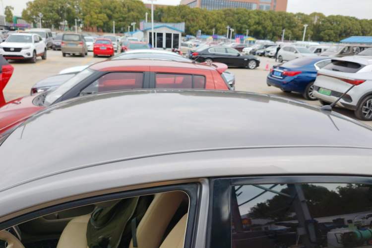 Used Venucia D50 2014 1.6L Manual Splendid Edition