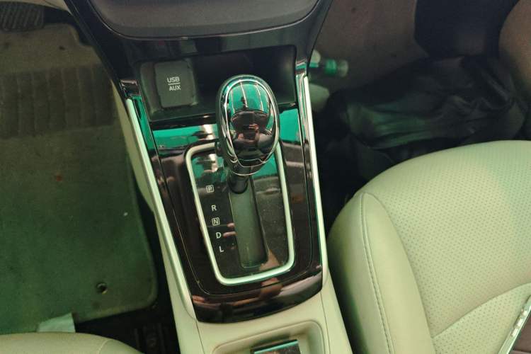 Used Nissan Sylphy 2016 1.6 XL CVT Luxury Edition Gear Lever
