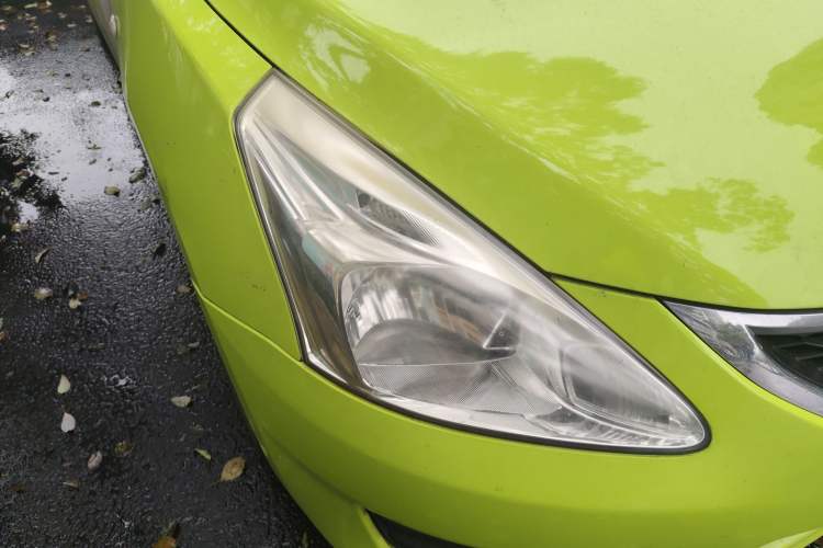 Used Nissan Tiida 2014 1.6L CVT Cool Cafe Edition Right Front Headlight