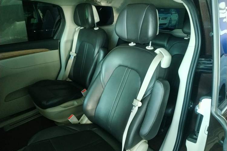 Used Buick GL8 2017 ES 28T Comfort Model China V Standard