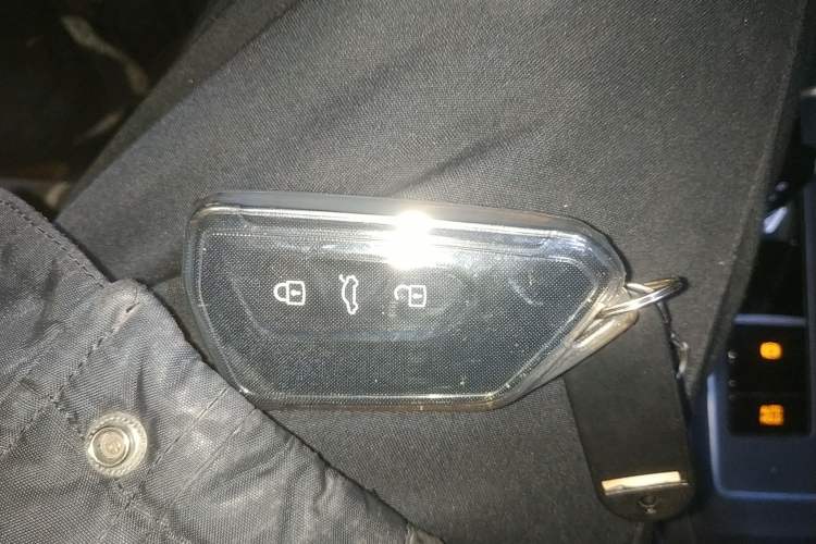 Used Volkswagen Golf 2023 Facelift 280TSI DSG R-Line Lite
