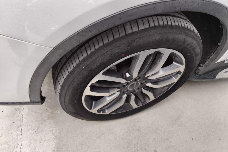 Used Haval H7 2017 Blue-Label H7L 2.0T Automatic Luxury Model Left Front Wheel Hub