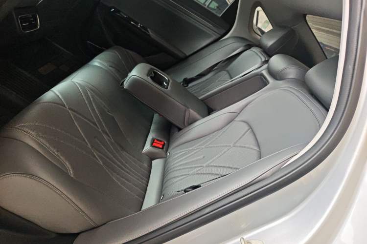 Used Geely Galaxy L6 2025 EM-i 140km Starship Edition