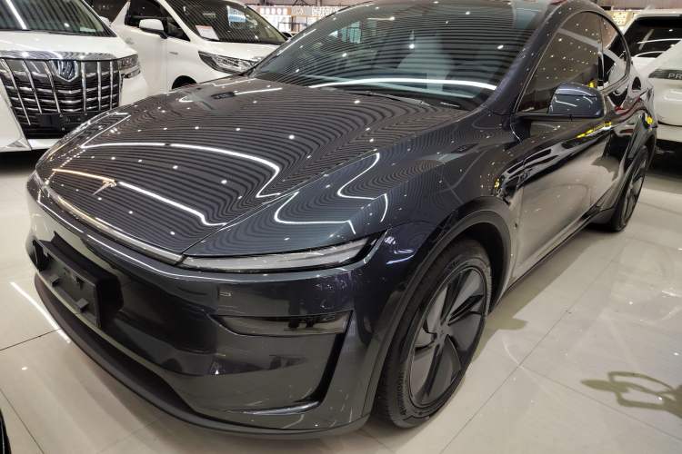 Used Tesla Model Y 2025 Long-Range All-Wheel Drive First Edition