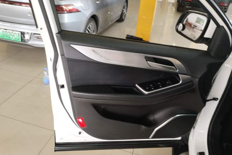 Used Soueast DX7 2018 Prime 1.5T Automatic Smart Connect Starry Sky Edition China V Standard