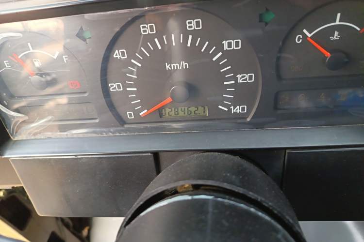 Used BAW 212 Classic 2016 2.0L Triangular Door Four-Wheel Drive Luxury Version China V
