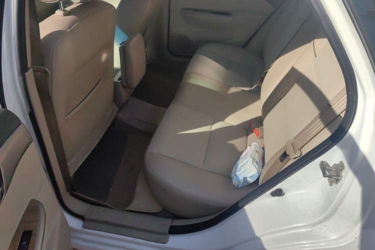 Used Buick Excelle 2015 1.5L Automatic Classic Model Left Rear Seat