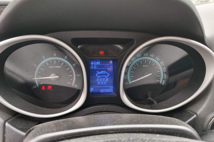 Used GAC Trumpchi GS5 Super 2015 2.0L Automatic Two-Wheel Drive Elite Edition Instrument Cluster