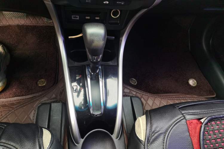 Used Honda Crider 2013 1.8L automatic luxury edition
