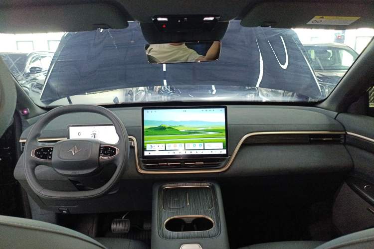 Used Dongfeng eπ eπ008 2024 636Max All-Electric Version 6 Seats
